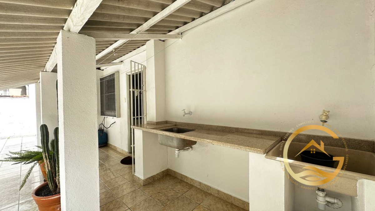 Casa à venda com 2 quartos, 126m² - Foto 12