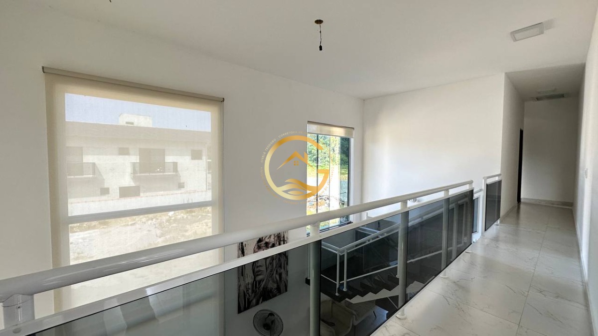 Casa à venda com 6 quartos, 270m² - Foto 25